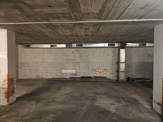 Garaje en venta en Can Clota en Esplugues de Llobregat