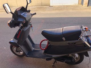 Moto Suzuki Lido 75cc Scooter
