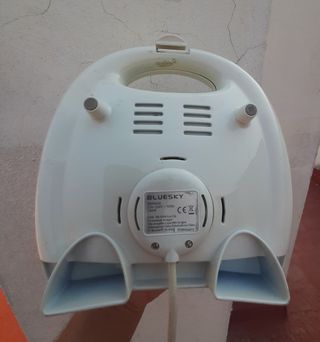 Vendo Microondas Bluesky con grill y Sanwichera.