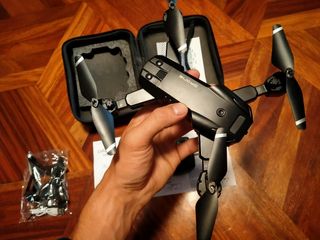 Dron plegable negro