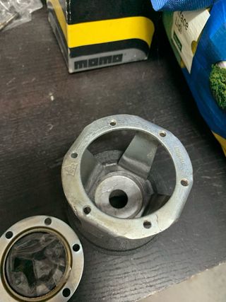 Adaptador Momo para volante
Ford