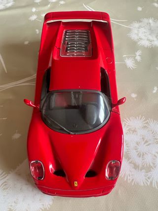 2 auto Ferrari in scala