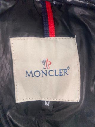 Abrigo Moncler negro