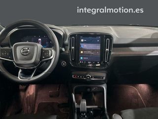 Volvo XC40 2.0 B3 G Plus Dark Auto