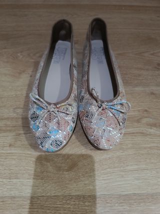 Bailarinas multicolor talla 40.Usadas una vez.