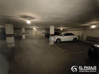 Garaje en venta en Linares