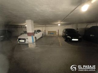 Garaje en venta en Linares