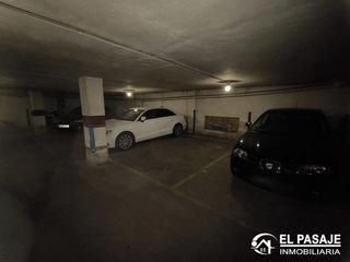 Garaje en venta en Linares