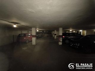 Garaje en venta en Linares