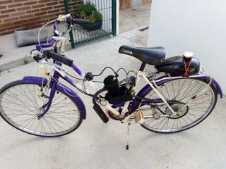 Bicicleta motorizada antigua