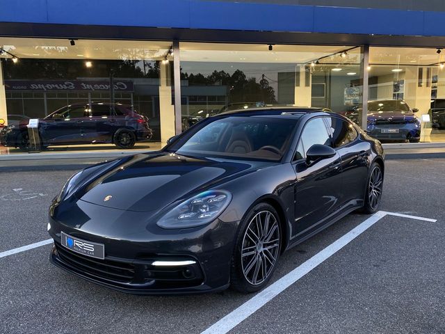 Porsche Panamera 4