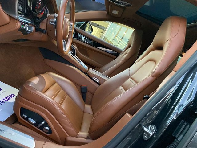 Porsche Panamera 4
