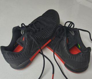 Zapatillas Reebok - Negras y Rojas - Bambes
