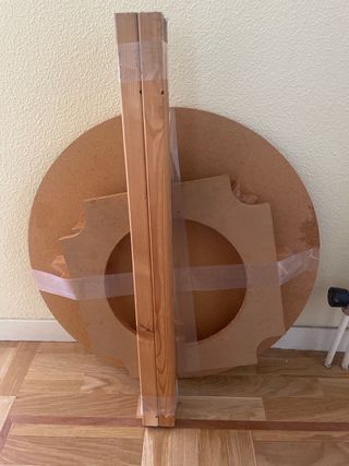 Mesita redonda de madera