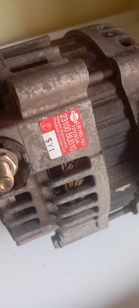Alternador usado Nissan Almera