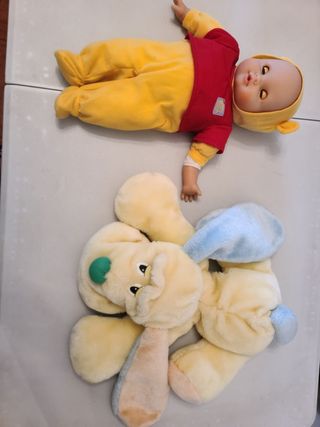 Muñeco Winnie Pooh y peluche perro