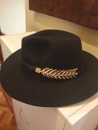 Sombrero fedora negro dorado
