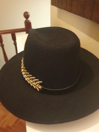 Sombrero fedora negro dorado