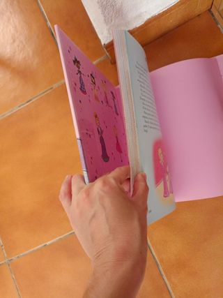 Libro PRINCESITAS Y SUS HISTORIAS + regalo libro