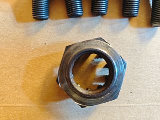 10 tornillos rueda + tuerca VW T3