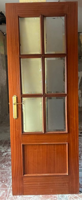 Puerta de madera y cristal. 73x203