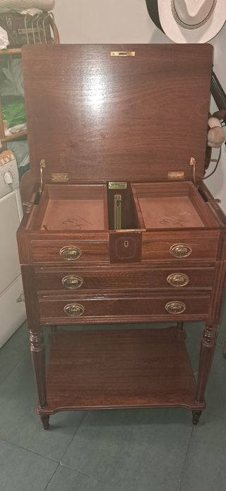 Mueble antiguo 3 cajones madera la cerradura no va