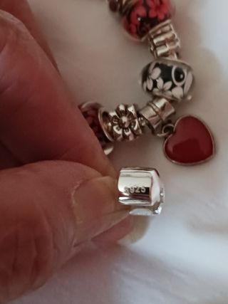 Pulsera plata charms roja