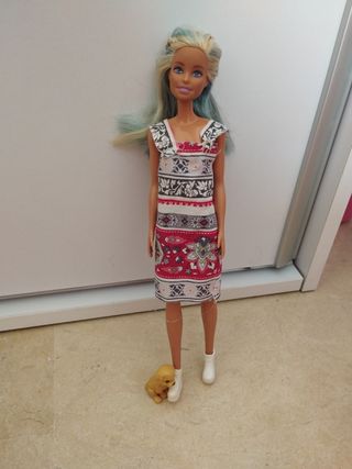 4 Muñecas Barbie - Vestidos Variados