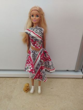 4 Muñecas Barbie - Vestidos Variados