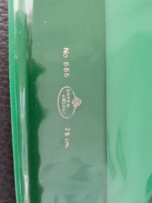 Cartone Faber Castell 28 cm, con copertina.