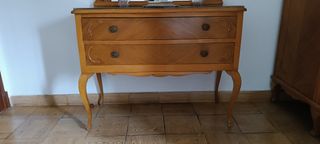 Cómoda antigua de madera - espejo