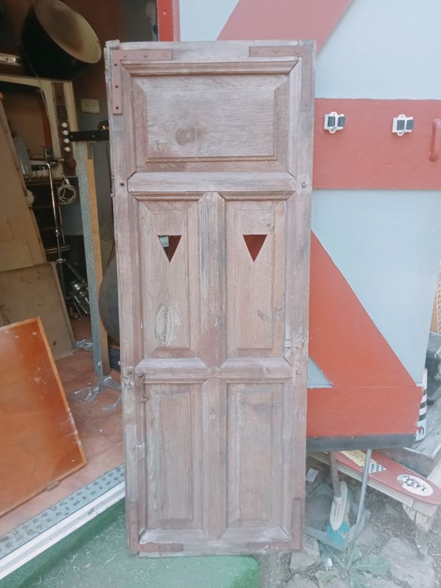 Puerta antigua de madera