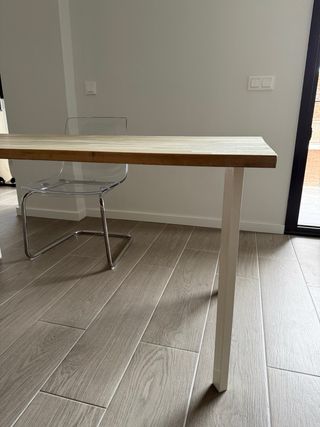 Mesa de madera patas aluminio blancas