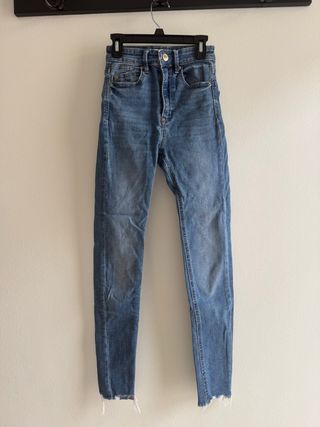 Vaqueros Stradivarius - Ajustados