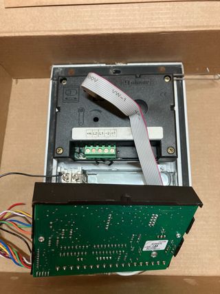 Golmar FA-805: Interfono y transformador