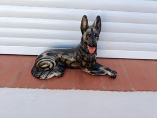 Figura perro pastor alemán