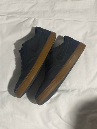 Zapatillas Nike SB negras clásicas skate & casual