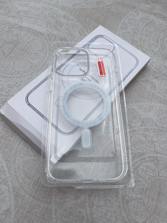 Funda iPhone 14 Pro Max Transparente Magnética