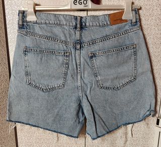 Short vaquero Gina Tricot seminuevo