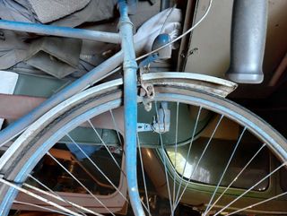 Bicicleta clásica azul