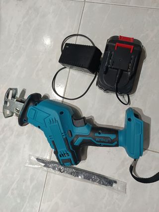 Sierra sable recíproca: batería y cargador