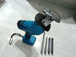 Sierra sable recíproca: batería y cargador