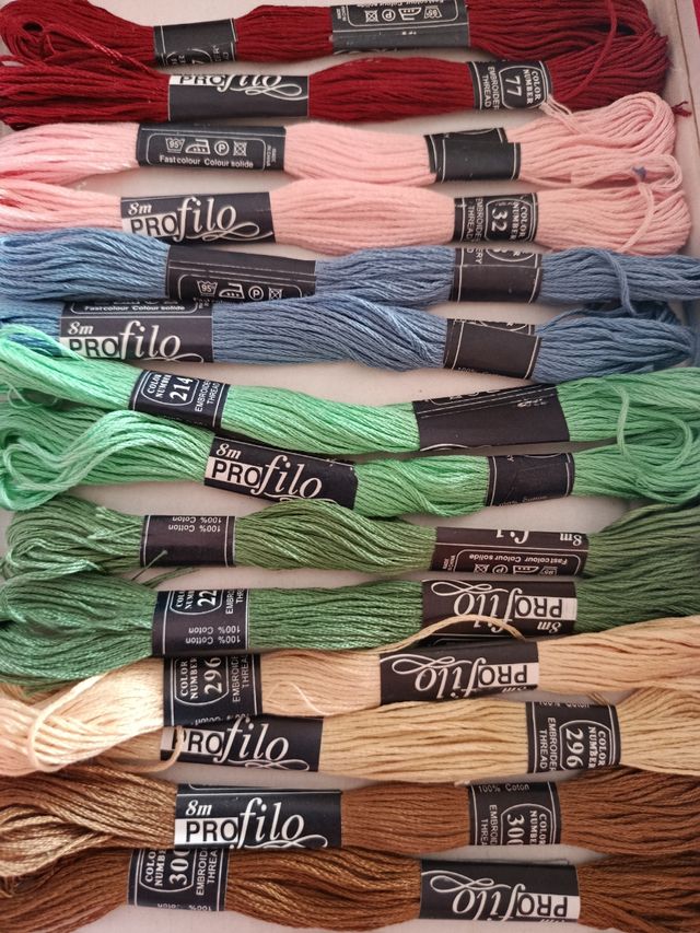 14 Madejas bordar Profilo, nuevas.