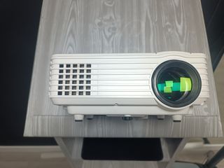 MiniProyector LED TENKER RD-805