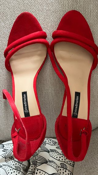 Sandalias Stradivarius rojas