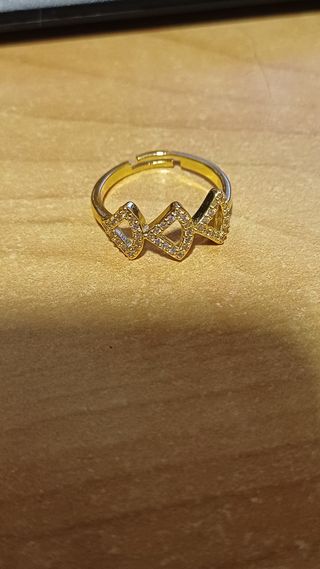 Anillo dorado ajustable con circonitas
