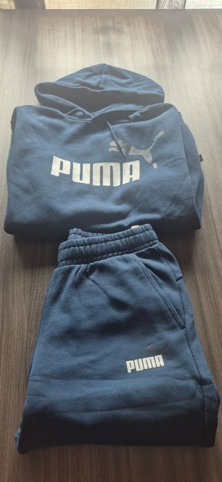 Chándal Puma rojo y otro azul 