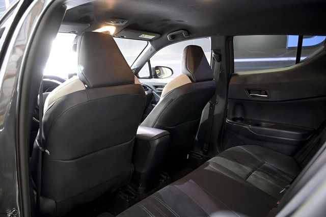 Toyota C-HR   2.0 180H GR Sport 