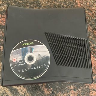 consola Xbox 360 negra + juego Half-Life 2