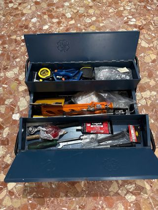 Caja herramientas vintage azul